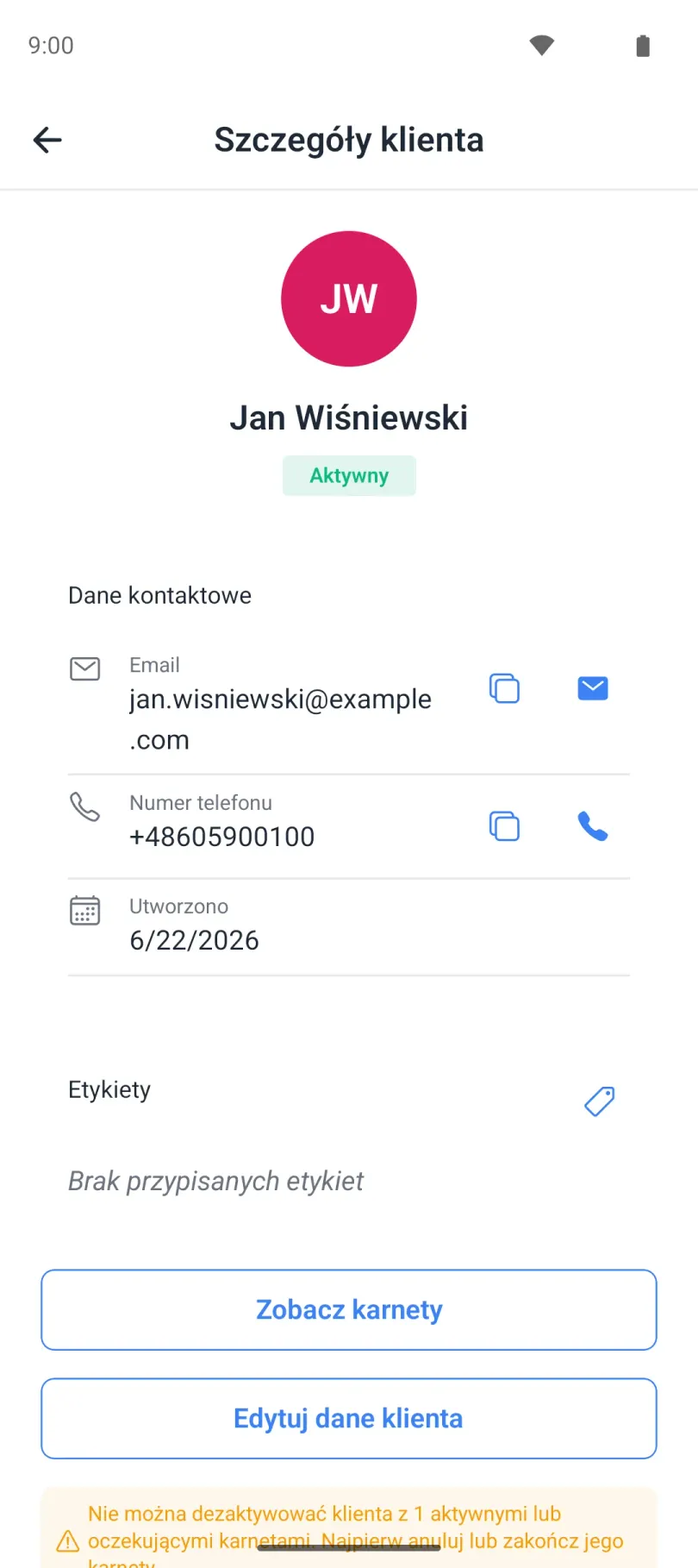 Szczegóły klienta z danymi kontaktowymi i karnetami