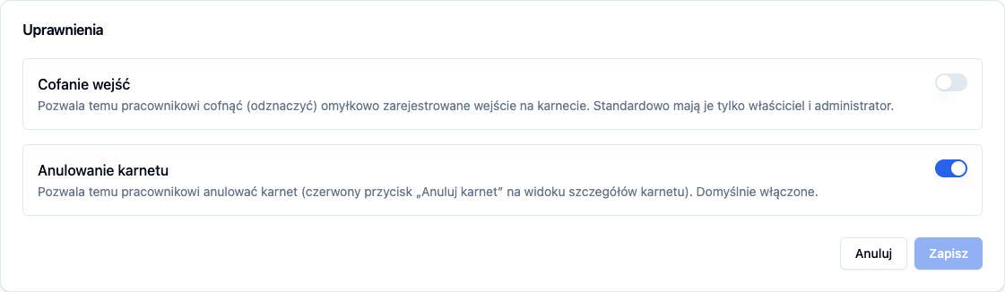 Sekcja Uprawnienia w szczegółach pracownika: przełączniki Cofanie wejść i Anulowanie karnetu